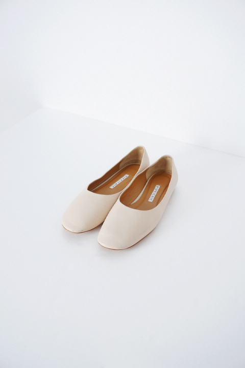 PIPPICHIC flat designed leather shoes